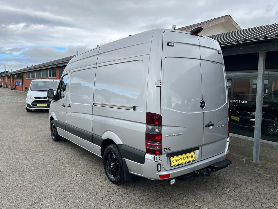 Mercedes Sprinter 319 3,0 CDi R2 Kassevogn aut. 6d