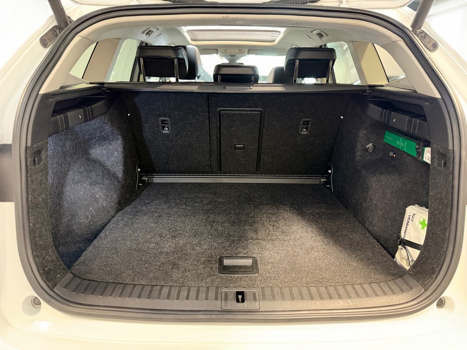 Skoda Enyaq 80x iV Loft 5d
