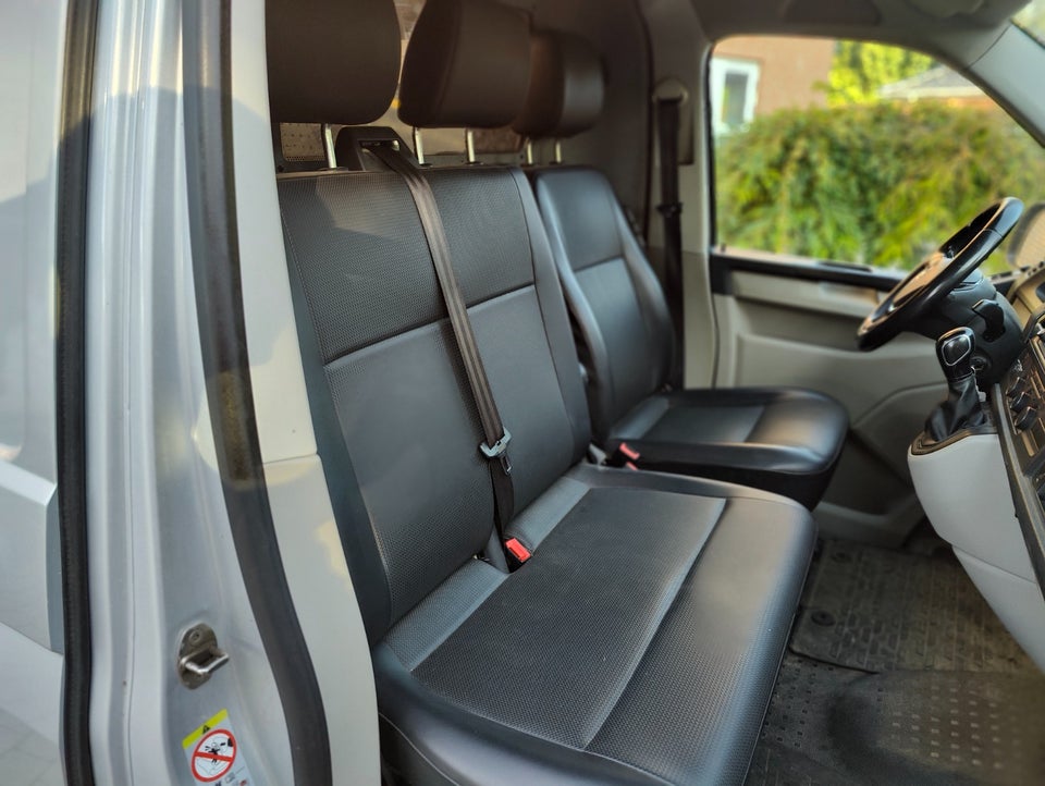 VW Transporter 2,0 TDi 150 Kassevogn DSG lang