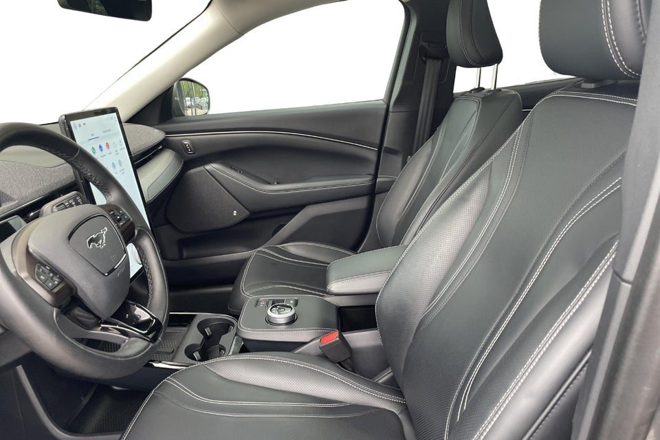 Ford Mustang Mach-E 70 Standard Range 5d