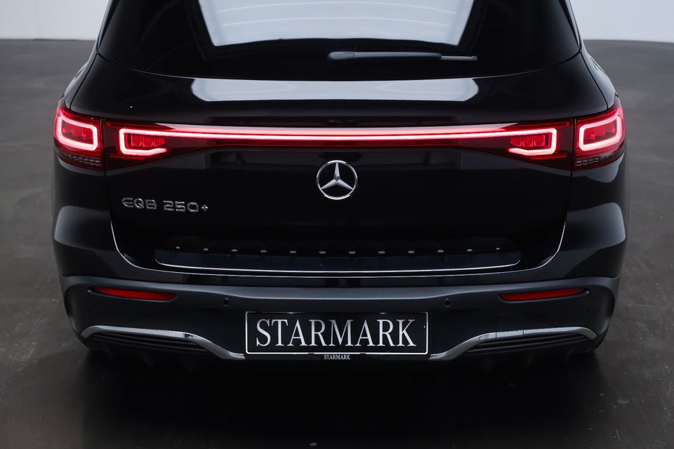 Mercedes EQB250+ AMG Line 5d