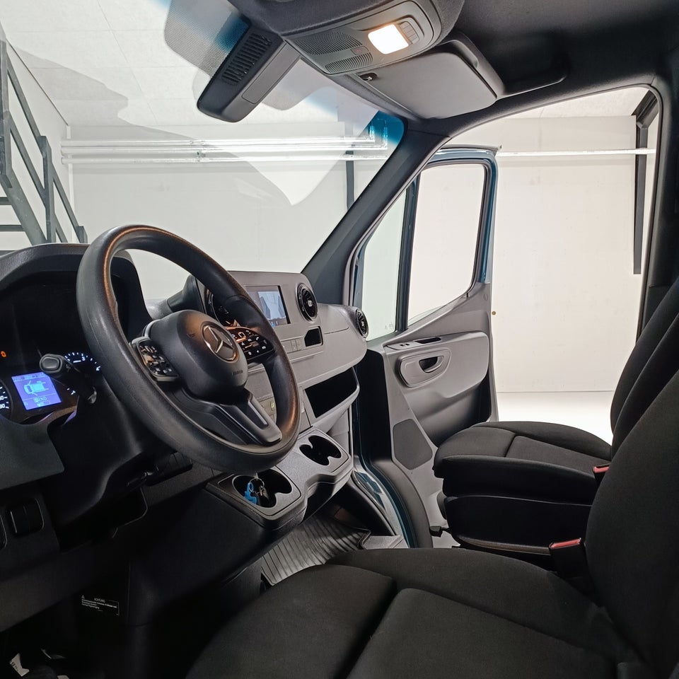 Mercedes Sprinter 319 3,0 CDi A2 Kassevogn aut. RWD