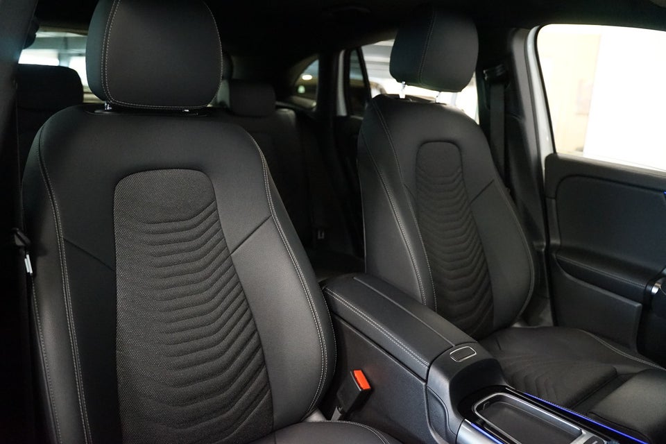 Mercedes EQA300 Progressive 4Matic 5d