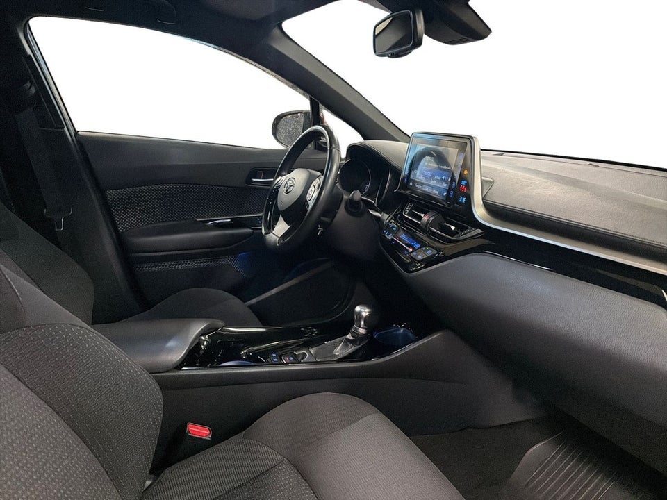 Toyota C-HR 1,8 Hybrid C-LUB CVT 5d