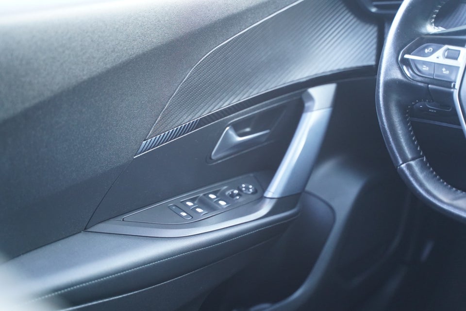 Peugeot 2008 1,2 PureTech 130 Edition 5d