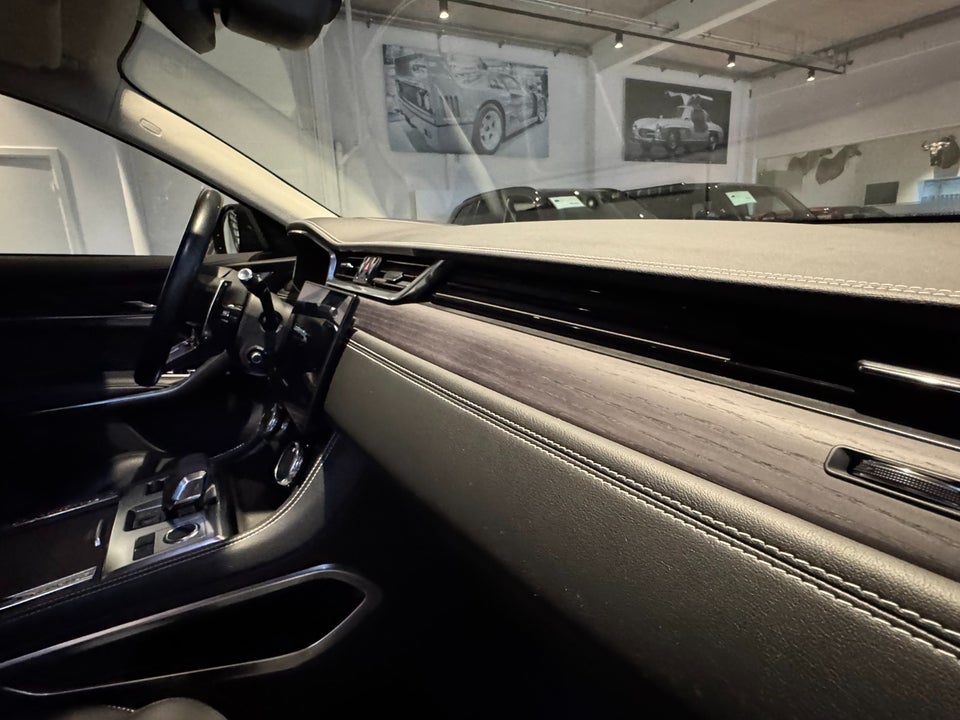 Jaguar F-Pace 3,0 P400 R-Dynamic HSE aut. 5d