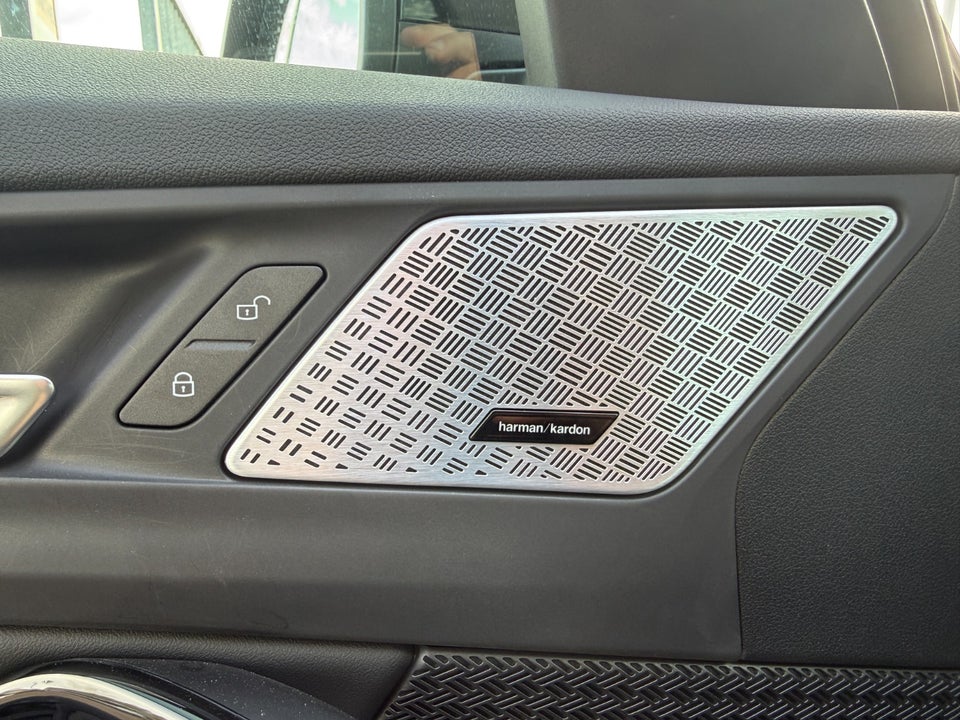 BMW iX1 eDrive20 X-Line 5d