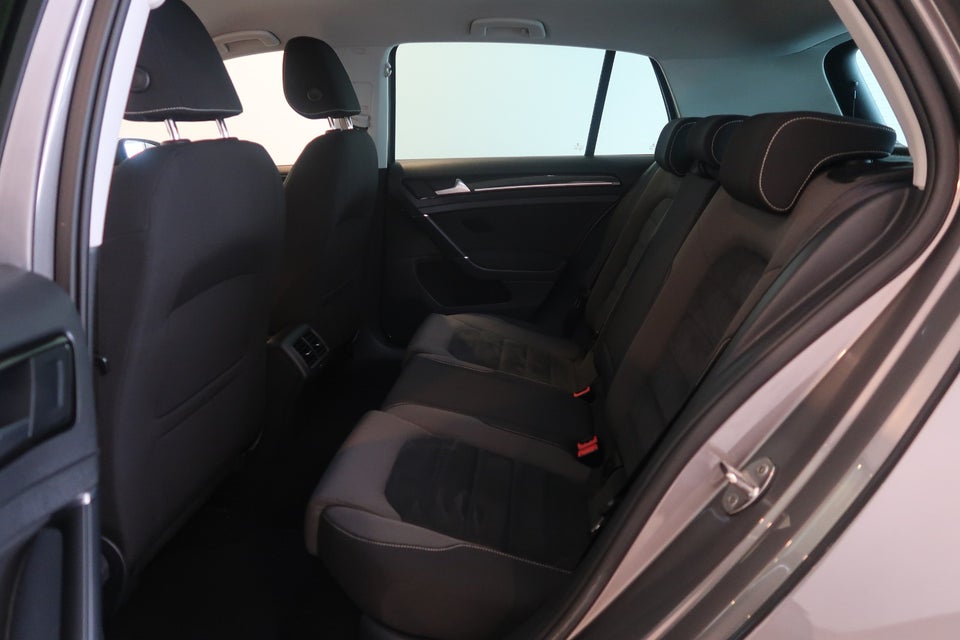 VW Golf VII 1,4 TSi 122 Highline DSG BMT 5d