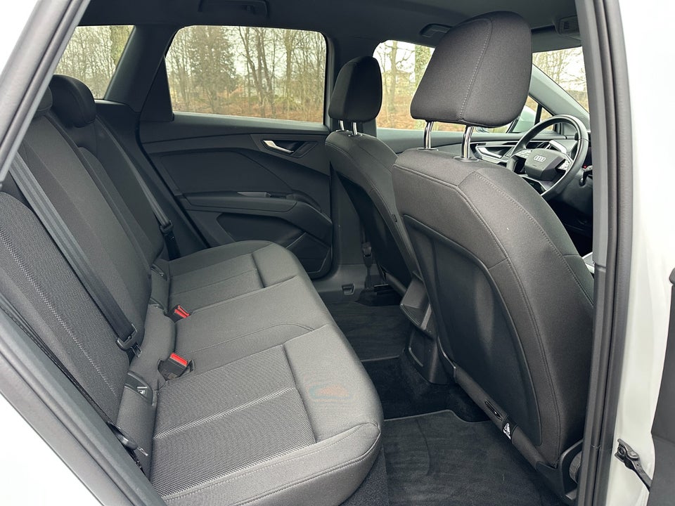 Audi Q4 e-tron 35 S-line 5d