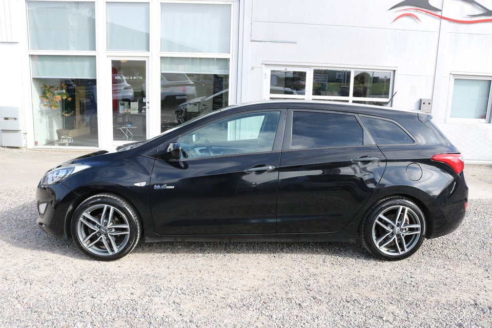 Hyundai i30 1,6 GDi XTR CW Eco 5d