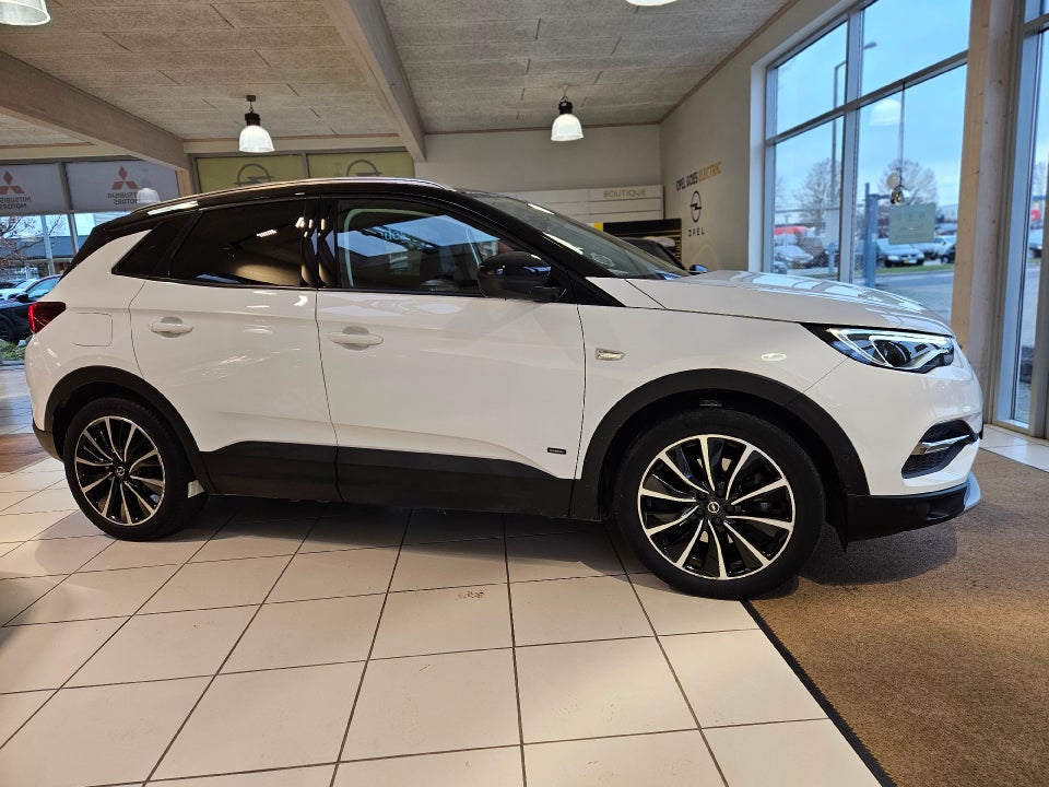 Opel Grandland X 1,6 Hybrid Ultimate aut. 5d