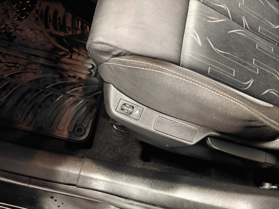 Citroën C4 1,6 HDi 110 Seduction 5d