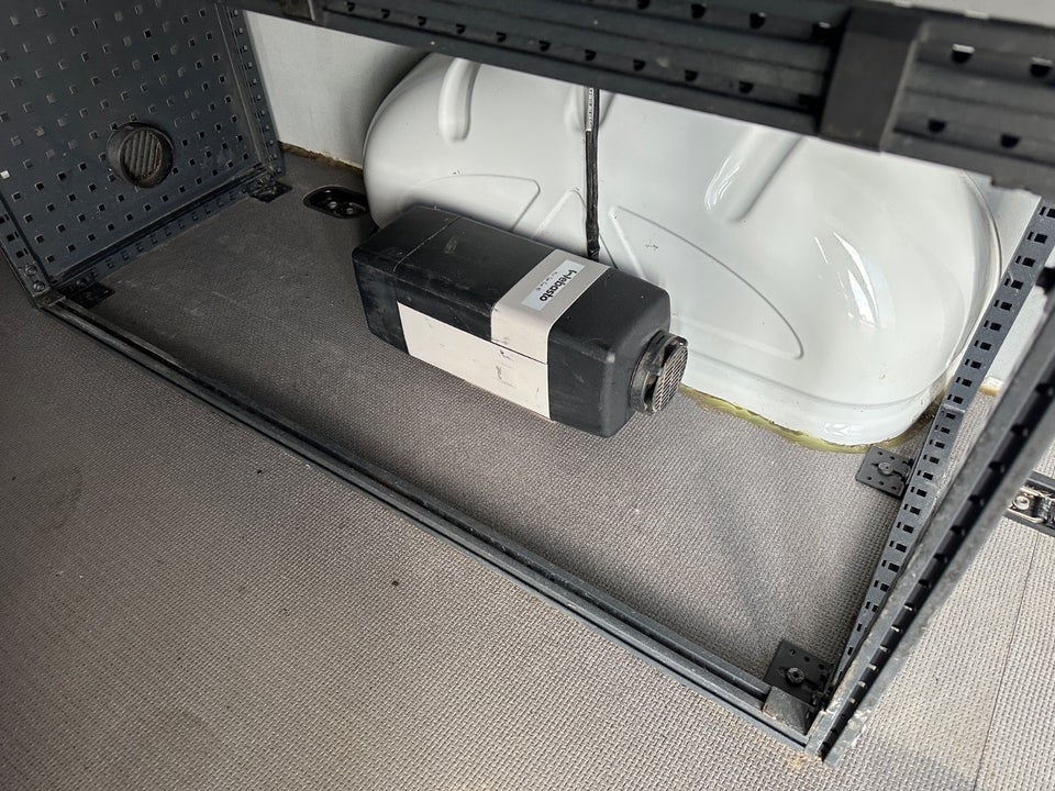 VW Crafter 35 2,0 TDi 140 Kassevogn L3H2 aut.