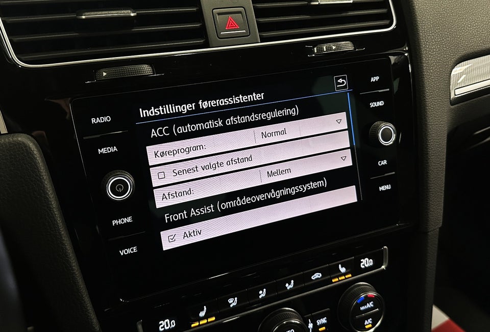 VW Golf VII 1,5 TSi 150 R-line DSG 5d