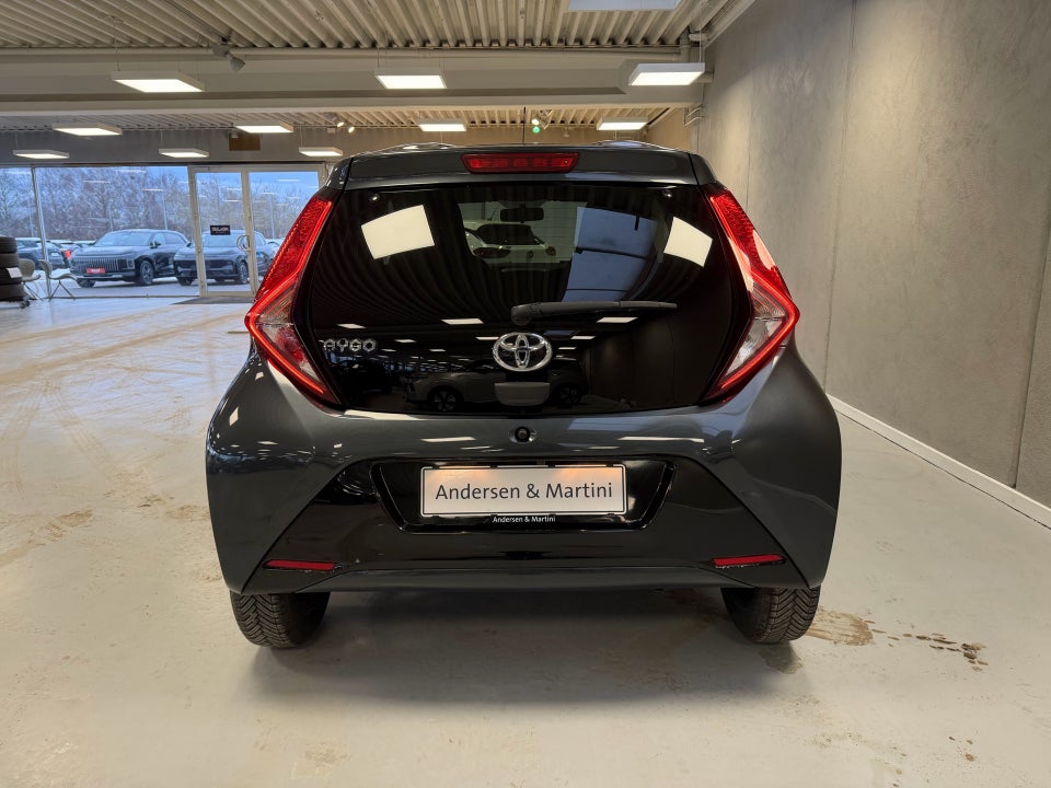 Toyota Aygo 1,0 VVT-i x-press x-shift 5d