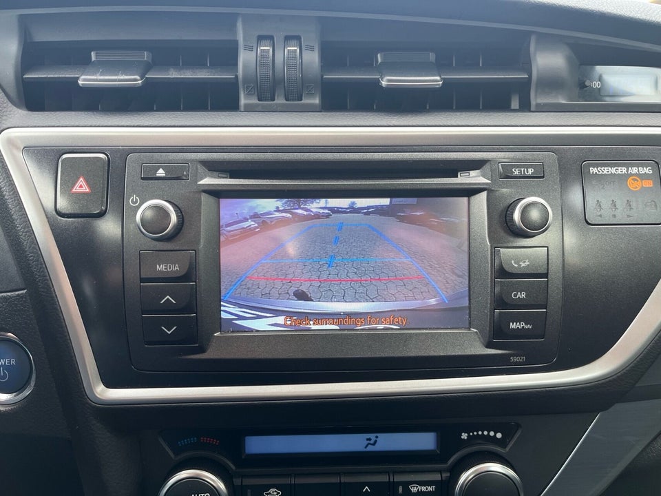 Toyota Auris 1,8 Hybrid H2+ Touring Sports CVT 5d