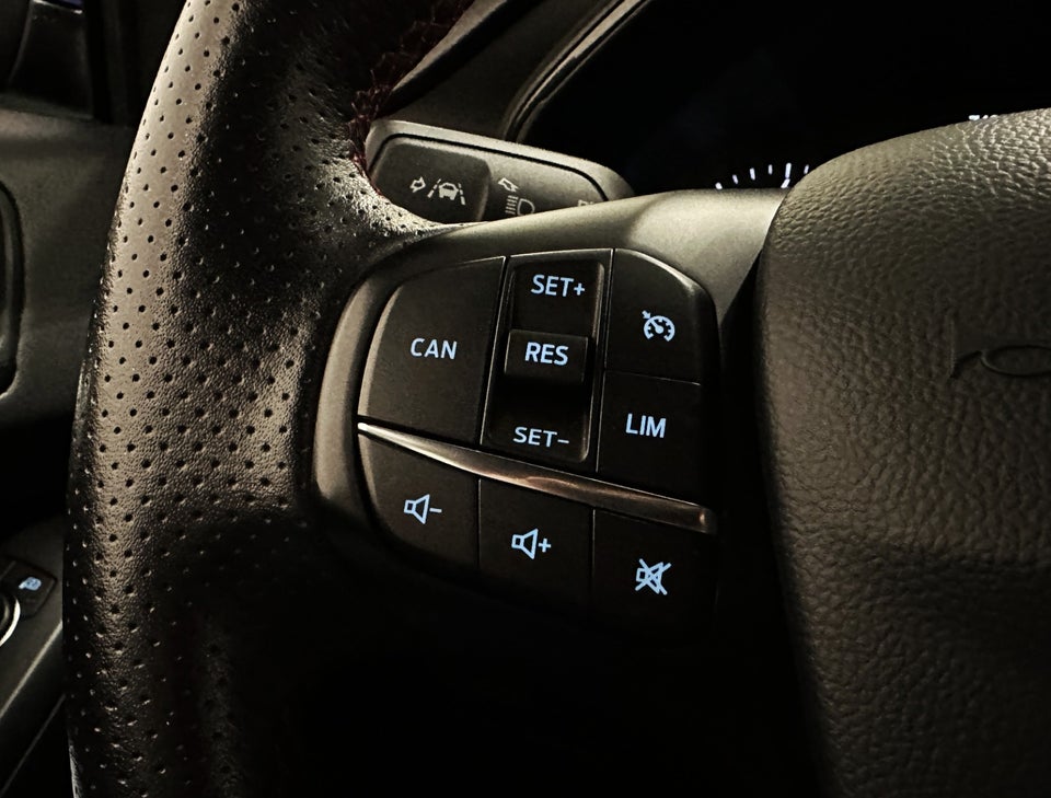 Ford Focus 1,0 EcoBoost ST-Line 5d