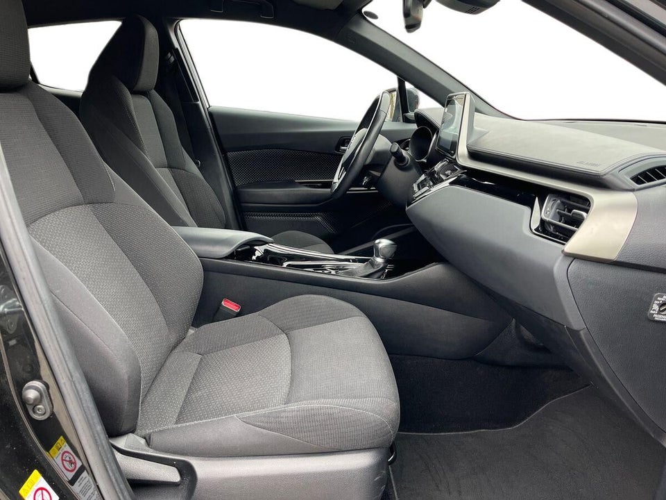 Toyota C-HR 1,8 Hybrid Premium Selected CVT 5d