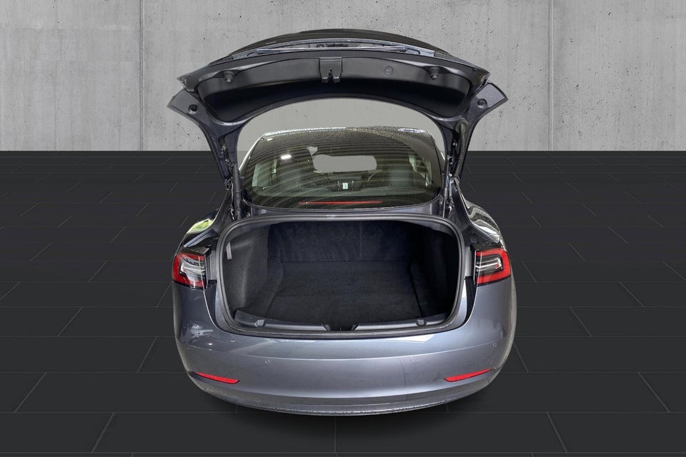 Tesla Model 3 Long Range AWD 4d