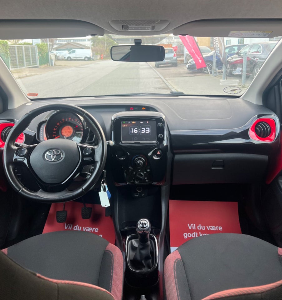 Toyota Aygo 1,0 VVT-i x-play 5d