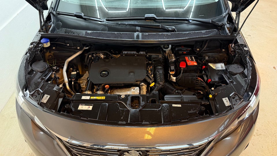 Peugeot 5008 1,5 BlueHDi 130 Allure 7prs 5d