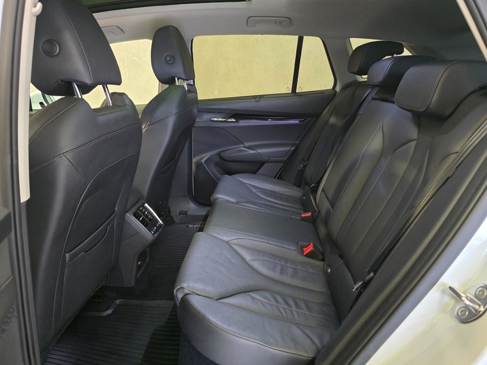 Skoda Enyaq 80 iV Selection Suite 5d