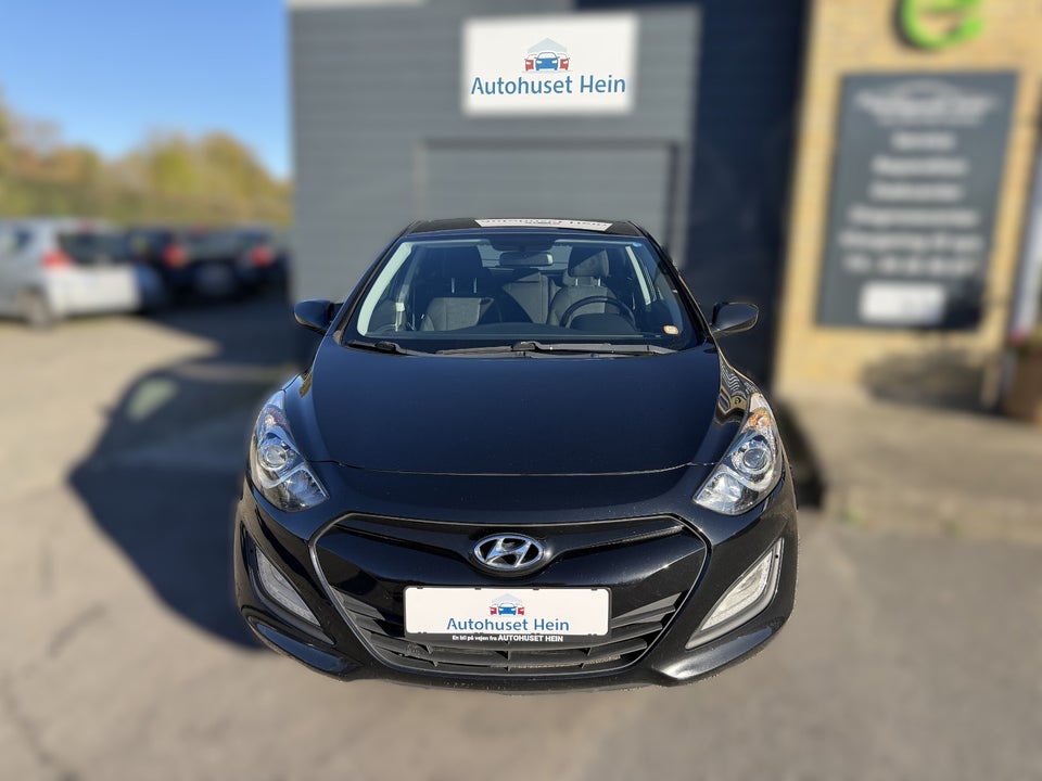 Hyundai i30 1,6 GDi XTR Eco 5d