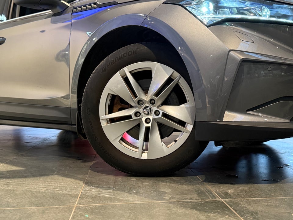 Skoda Enyaq 80 iV Loft 5d