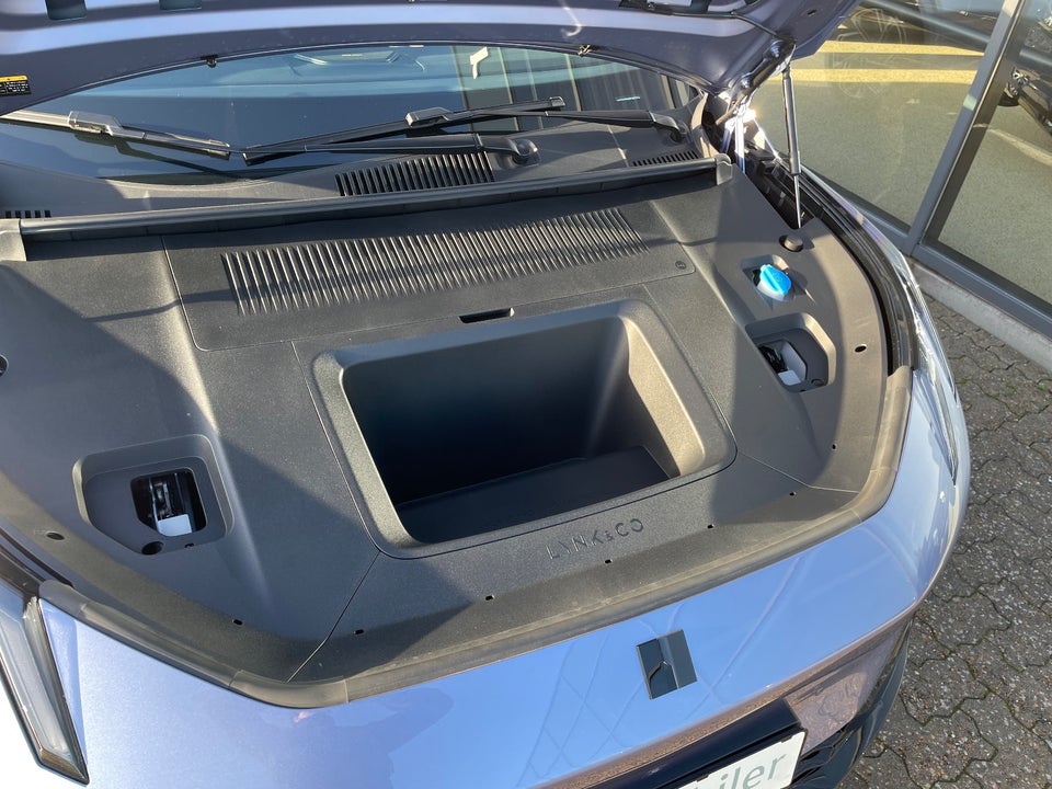 Lynk & Co 02 More 5d