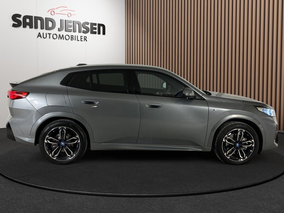 BMW iX2 xDrive30 M-Sport Premium 5d