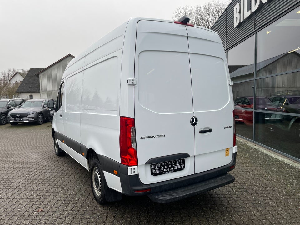 Mercedes Sprinter 319 3,0 CDi A2 Kassevogn aut. RWD