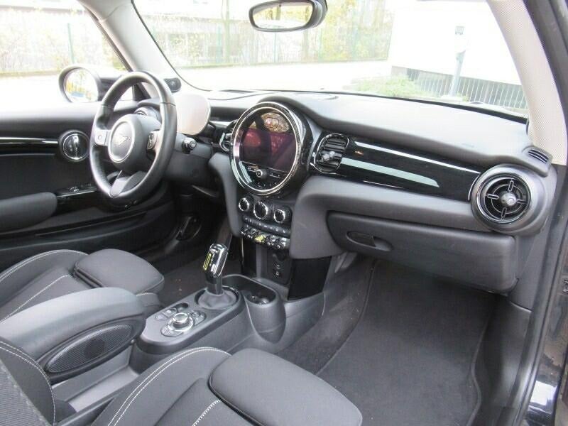 MINI Cooper SE Essential 3d