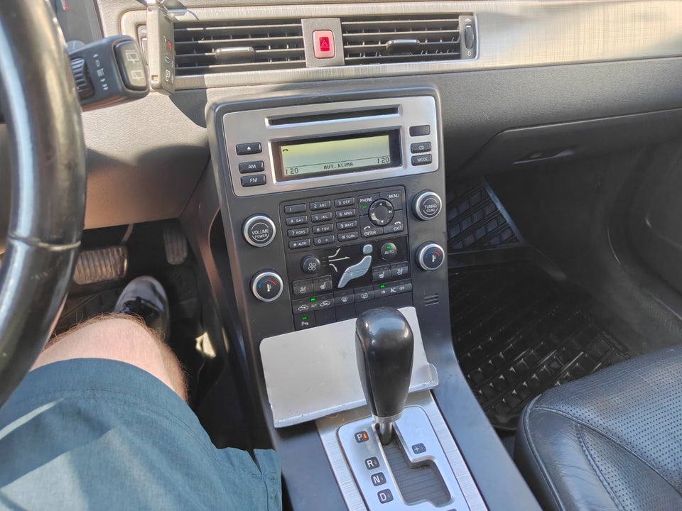 Volvo V70 2,4 D5 185 R-Design aut. 5d