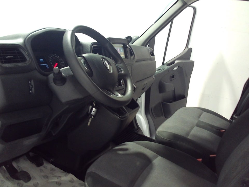 Renault Master IV T33 2,3 dCi 150 L2H2 Kassevogn