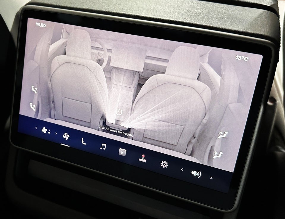 Tesla Model 3 Long Range AWD 4d