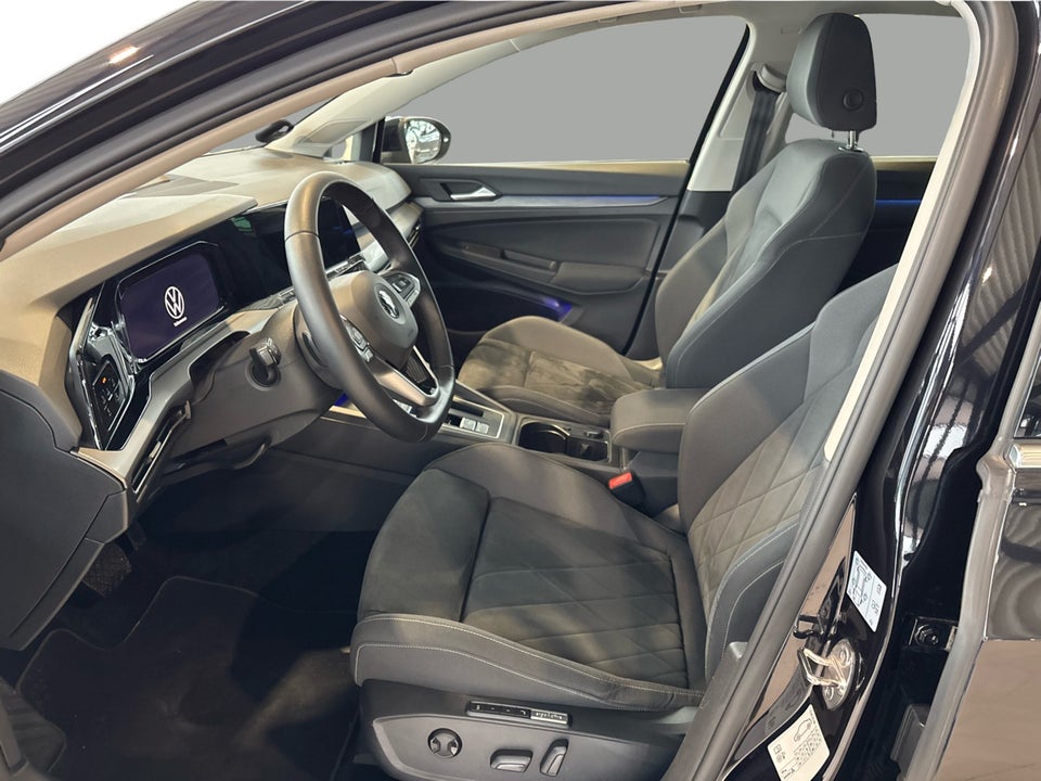 VW Golf VIII 1,5 eTSi 150 Style DSG 5d