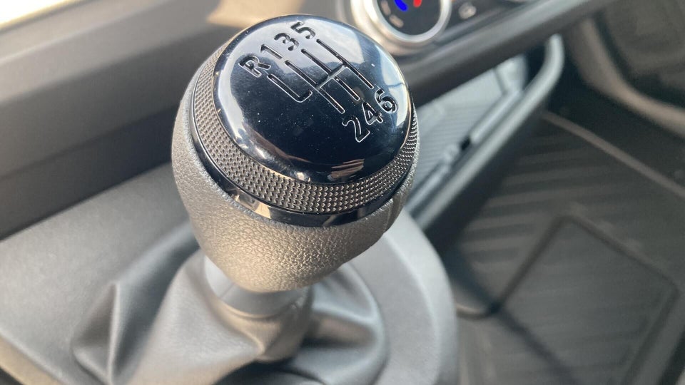 Renault Master V T33 2,0 dCi 130 L2H2 Kassevogn Tekno