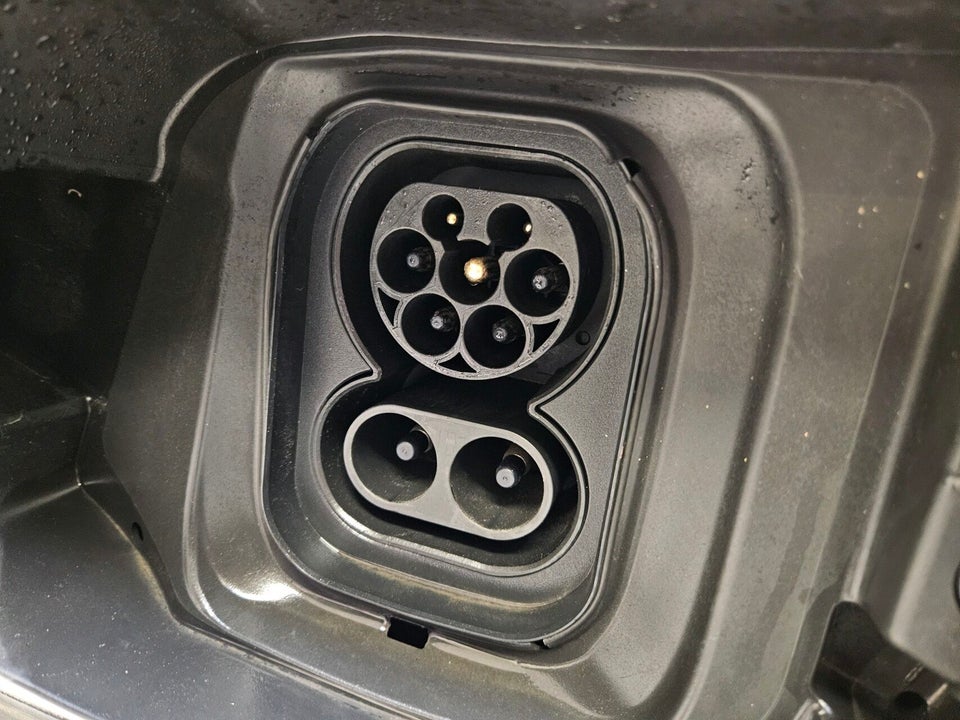 Peugeot e-2008 50 GT Sky 5d