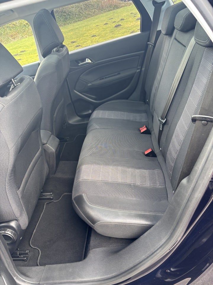 Peugeot 308 1,2 PureTech 130 Selection Sky SW 5d