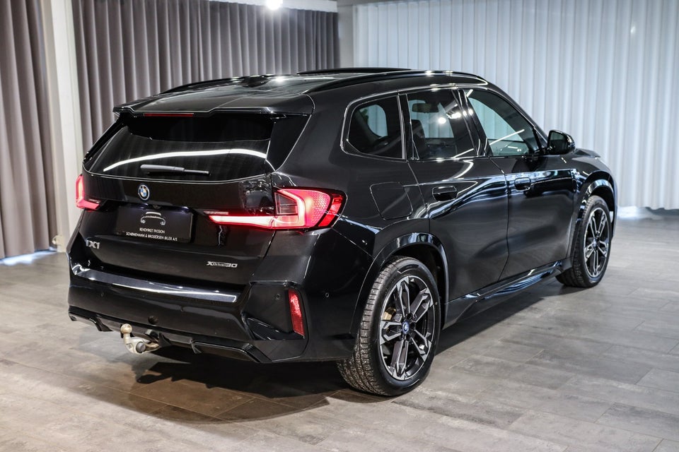 BMW iX1 xDrive30 Fully Charged M-Sport 5d