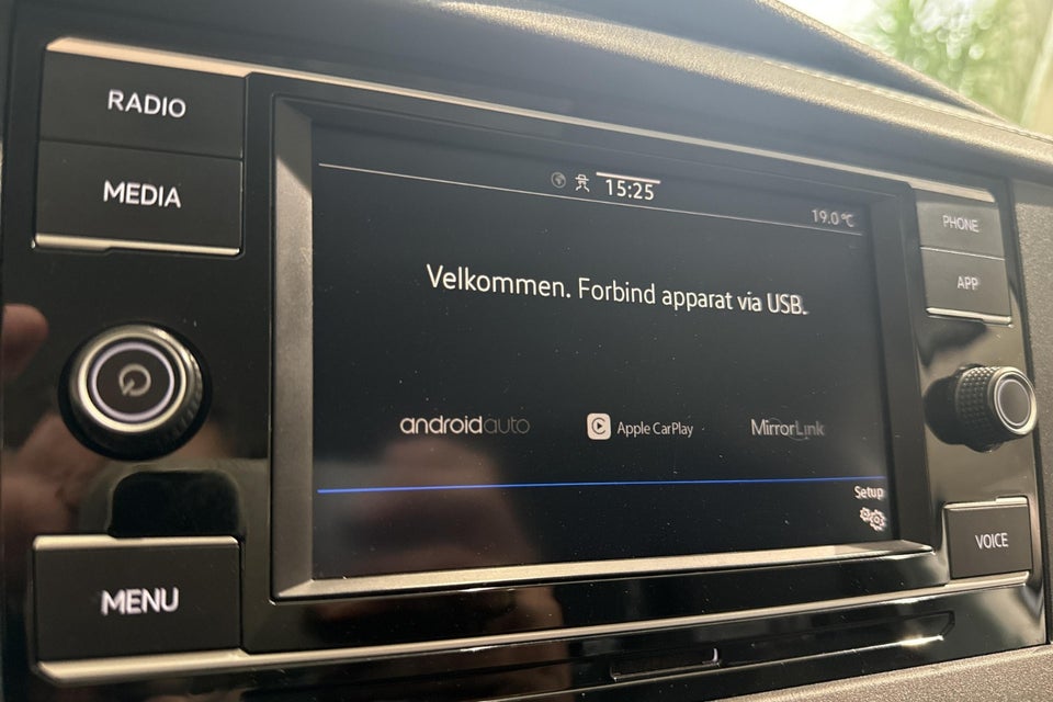 VW Transporter 2,0 TDi 110 Kassevogn lang