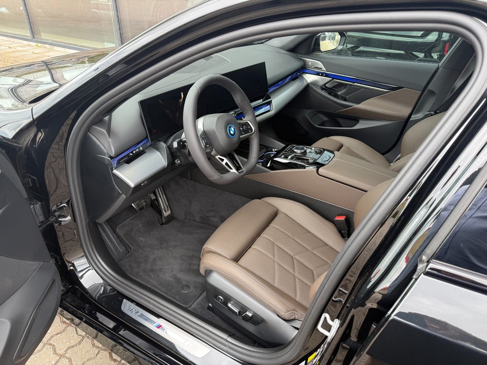 BMW i5 eDrive40 Touring Supercharged 5d
