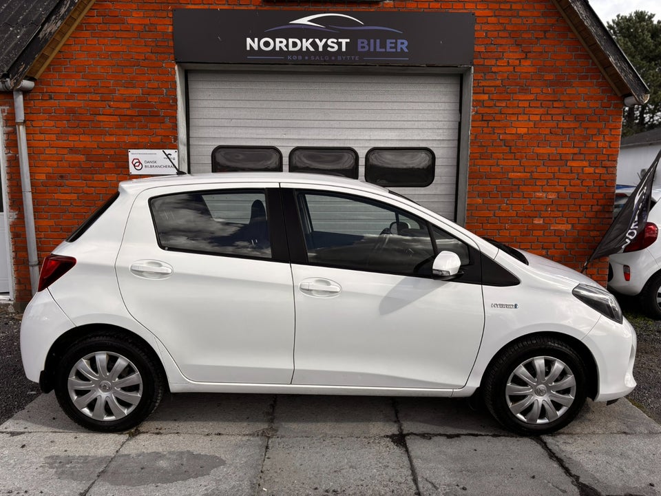 Toyota Yaris 1,5 Hybrid H1 e-CVT 5d