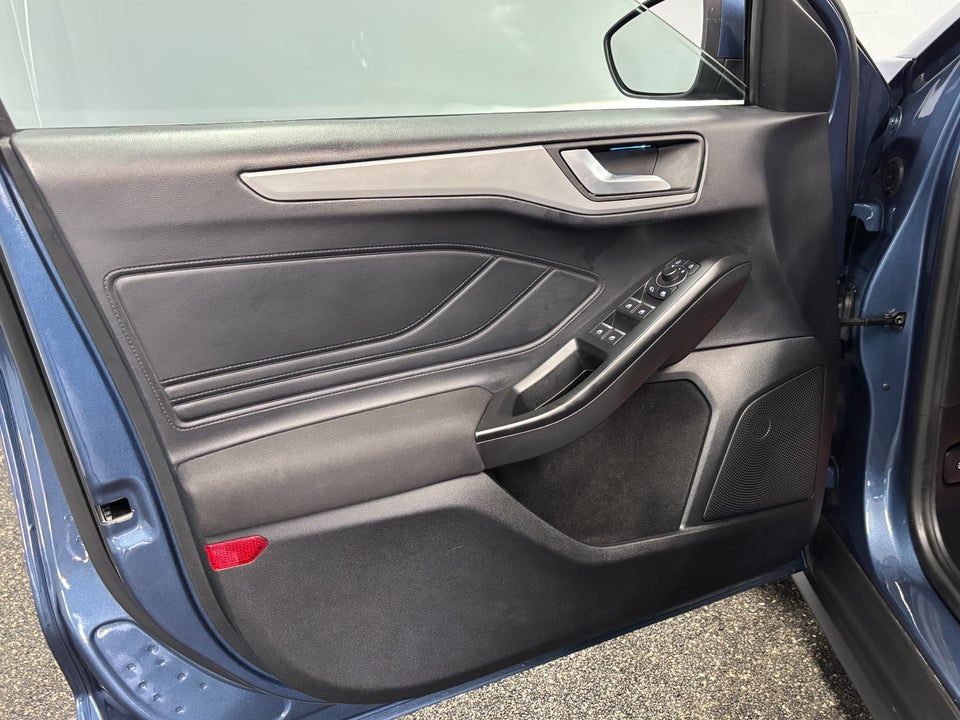 Ford Focus 1,0 EcoBoost mHEV Titanium X 5d