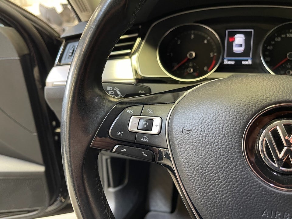 VW Passat 2,0 TDi 150 R-line DSG BMT 4d