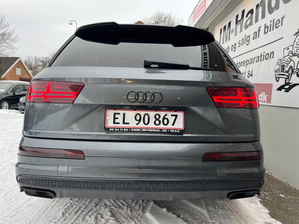 Audi Q7 3,0 TDi 272 S-line quattro Tiptr. 5d