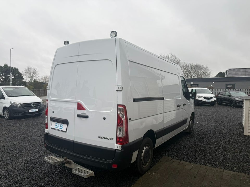 Renault Master IV T33 2,3 dCi 150 L2H2 Kassevogn
