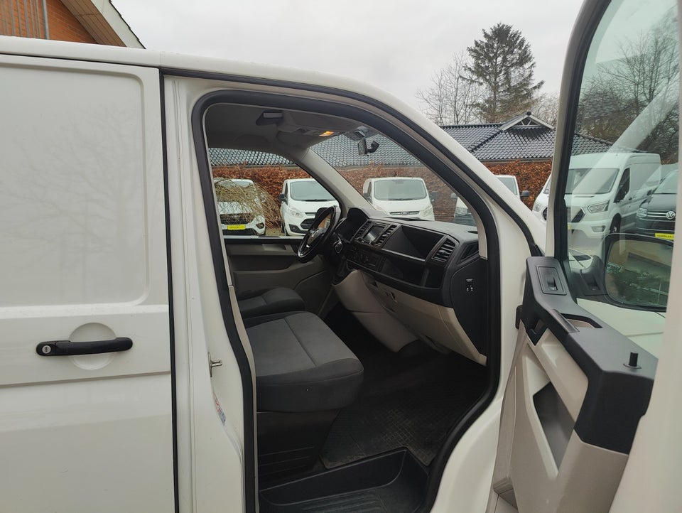 VW Transporter 2,0 TDi 150 Kassevogn DSG lang