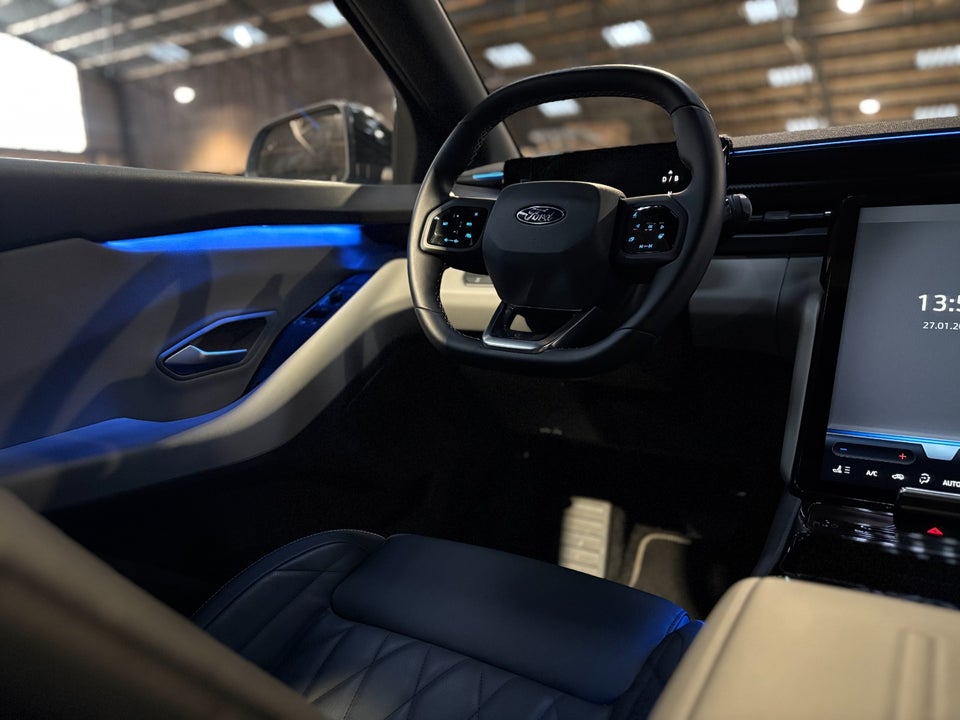 Ford Explorer 79 Premium Extended Range AWD 5d