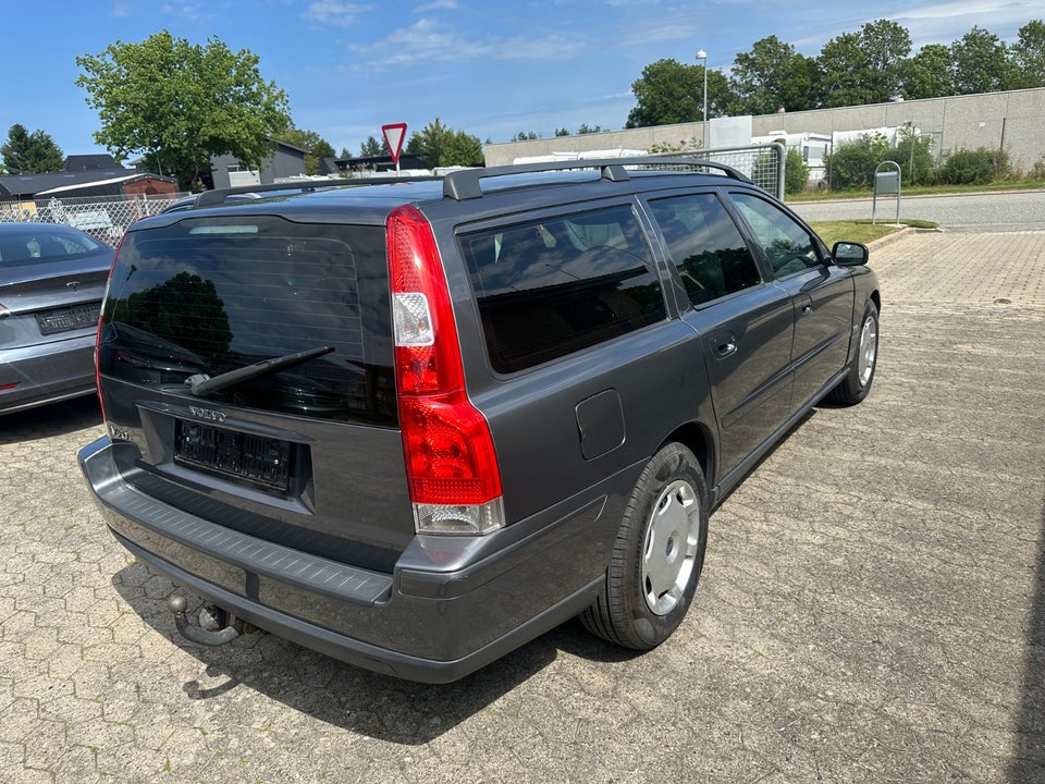 Volvo V70 2,4 170 Kinetic aut. 5d